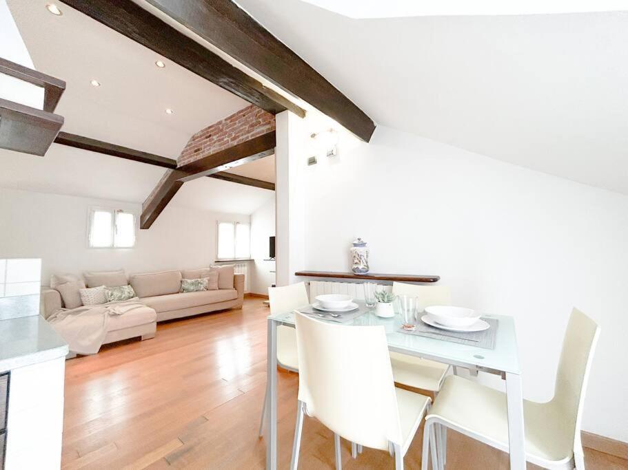 Elegante Mansarda 300Mt Dal Mare - Centro - Wifi Daire Savona Dış mekan fotoğraf