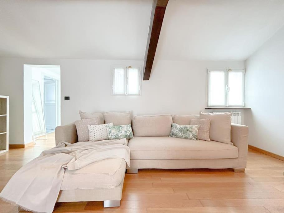 Elegante Mansarda 300Mt Dal Mare - Centro - Wifi Daire Savona Dış mekan fotoğraf