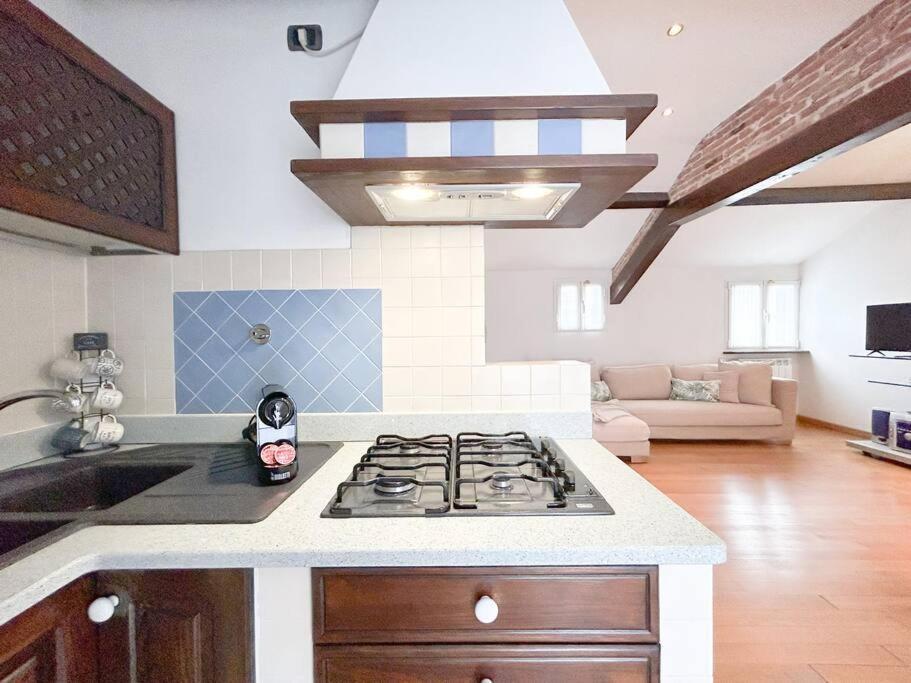 Elegante Mansarda 300Mt Dal Mare - Centro - Wifi Daire Savona Dış mekan fotoğraf