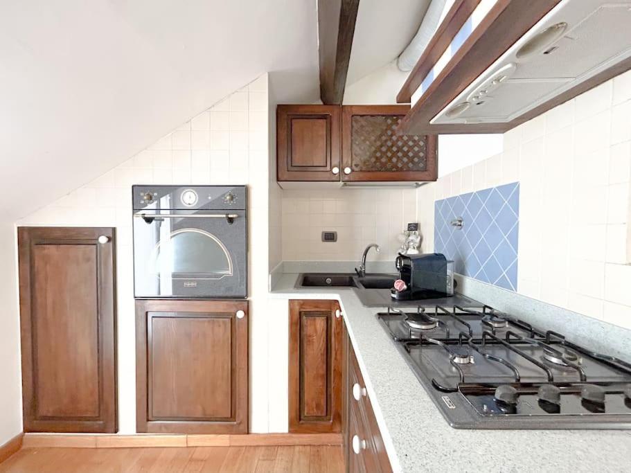 Elegante Mansarda 300Mt Dal Mare - Centro - Wifi Daire Savona Dış mekan fotoğraf